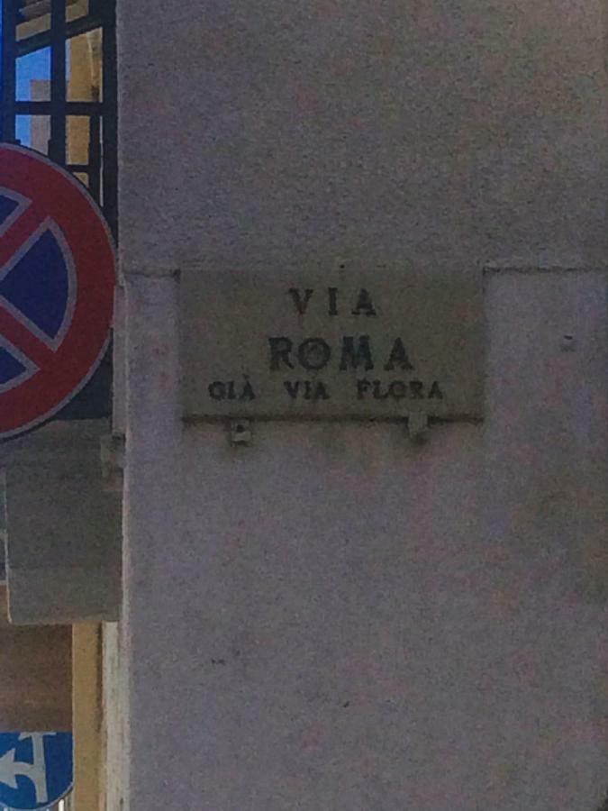 Zi' Mari' - Via Roma Hotel Polignano a Mare Buitenkant foto